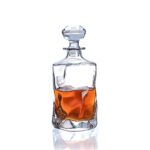 CHRHZN Whiskey Decanter,Whiskey Decanter Set For Men,Italian Crafted Crystal whiskey decanter gifts for him,Father’s Day Present For Dad,Whiskey Decanter Set With 2 Glasses Whiskey Decanter For Boss